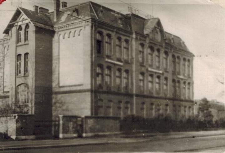 Старое здание школы (до 1972 года)